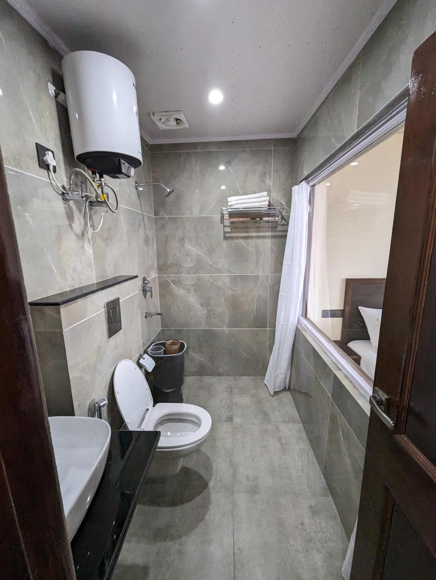 Bed and Breakfast Himalayan Hideaway Шимла Экстерьер фото