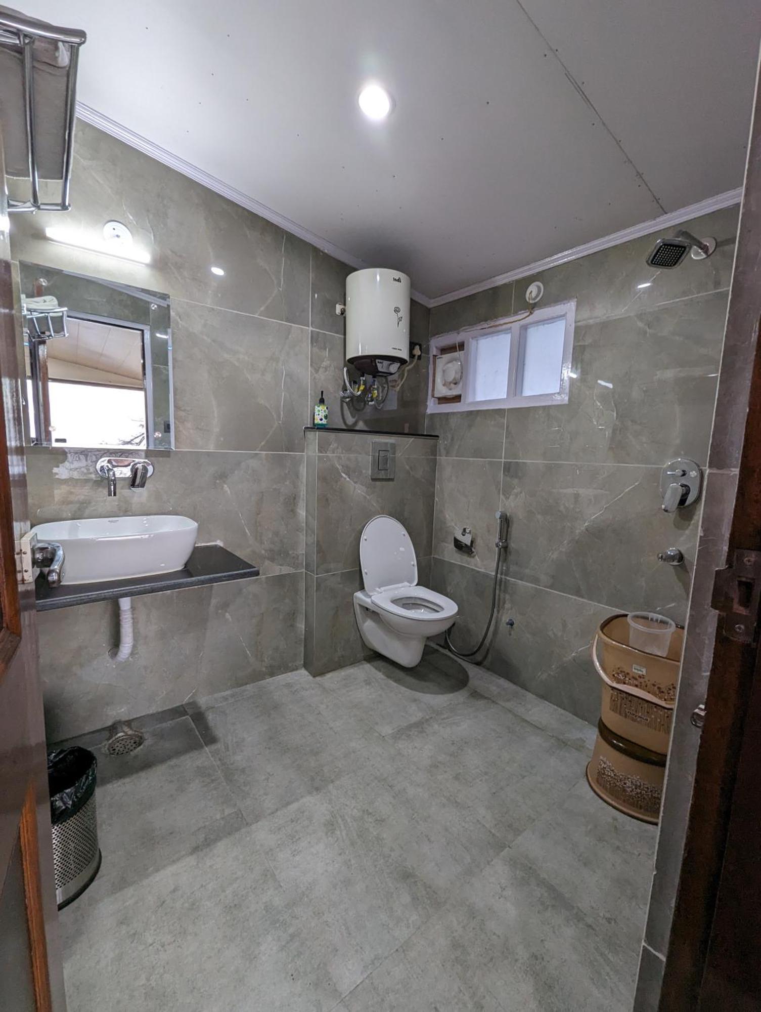 Bed and Breakfast Himalayan Hideaway Шимла Экстерьер фото