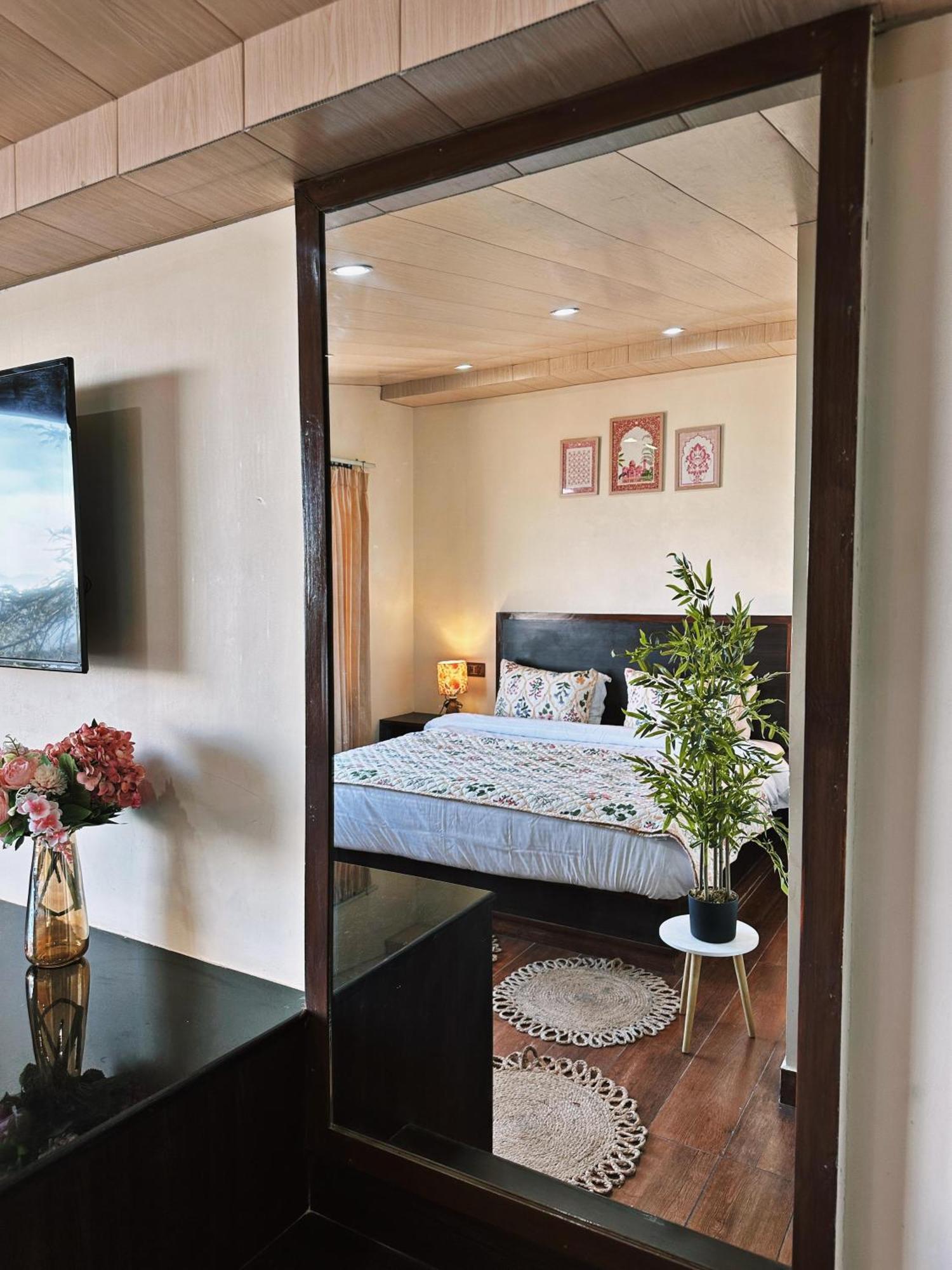 Bed and Breakfast Himalayan Hideaway Шимла Экстерьер фото